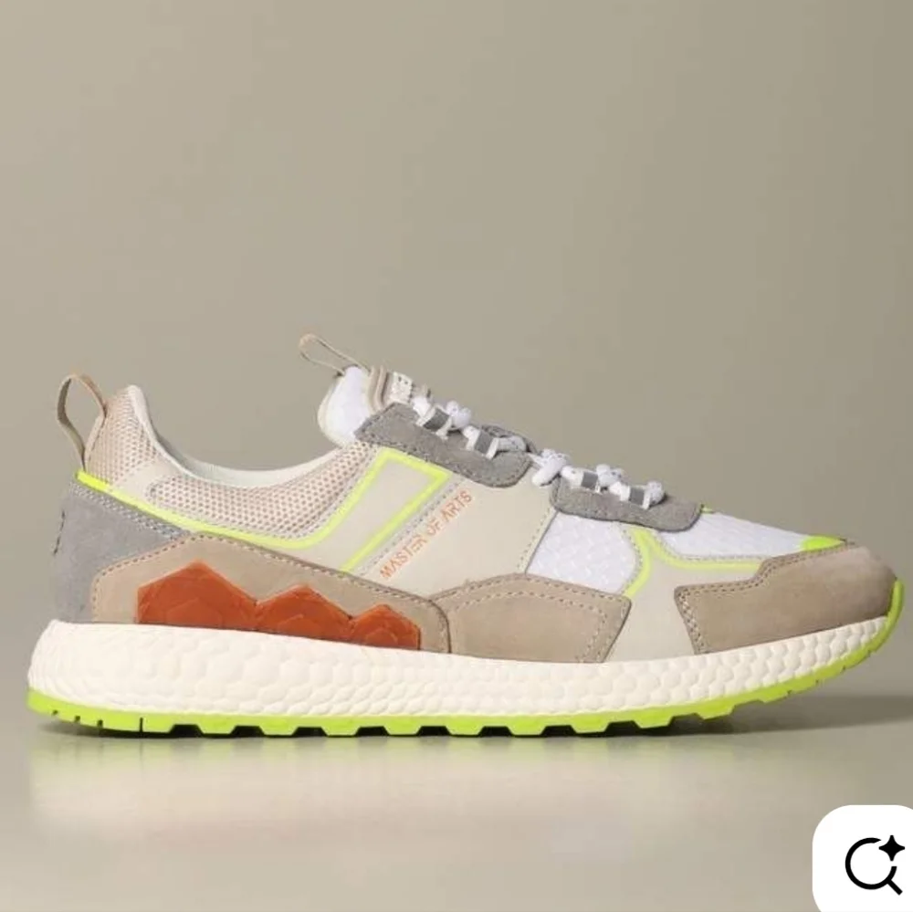 MOA Master of Arts Sneakers Futura Trail Hexagon White Orange NIB Size 8.5